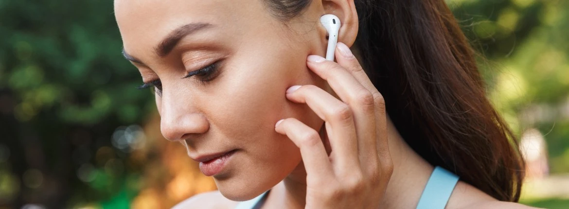 Hogyan tisztítható a vezeték nélküli fülhallgató?