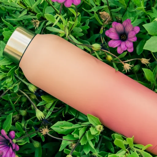 Quokka Solid vákum szigetelt vizesüveg, rozsdamentes acél kulacs 630 ml peach - 4