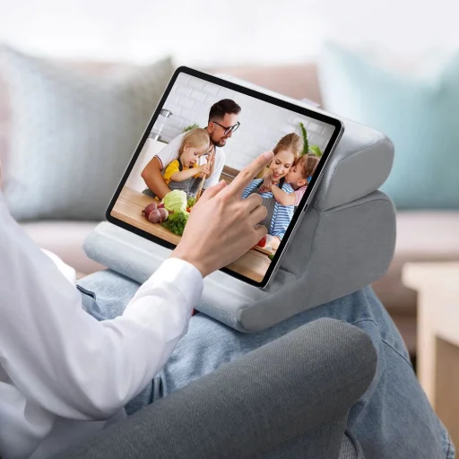 Ugreen velúr összecsukható tablet telefon állvány szürke (60646 LP473) - 2