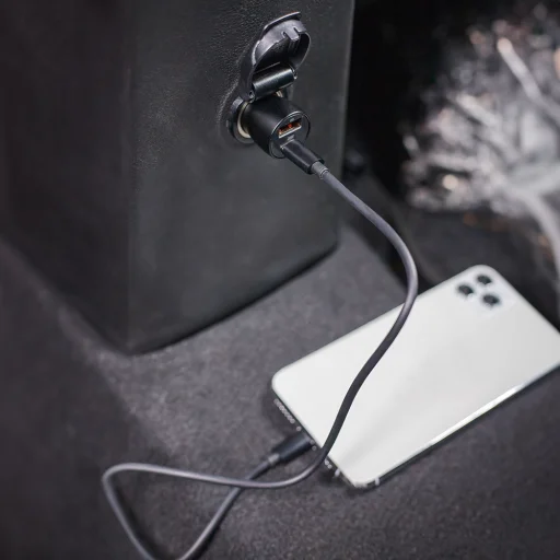 Maxlife MXCC-04 PD QC autós töltő 1x USB-C 1x USB 20W fekete + USB-C - USB-C kábel 60W - 12