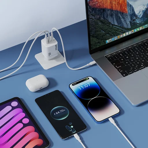 BWOO Gyors 65W GaN UTAZÓ TÖLTŐ CDA147 2 x USB-C, 1 x USB-A - 5