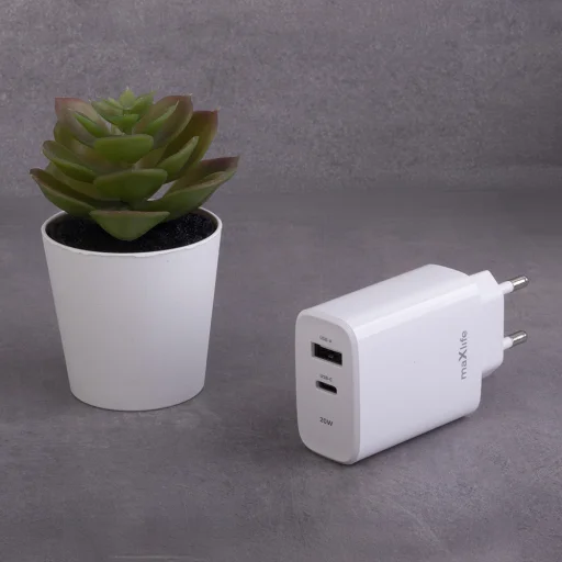 Maxlife MXTC-10-20AC PD QC töltő 1x USB-C 1x USB 20W fehér - 6