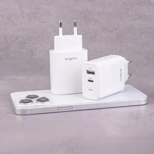 Maxlife MXTC-10-20AC PD QC töltő 1x USB-C 1x USB 20W fehér - 10