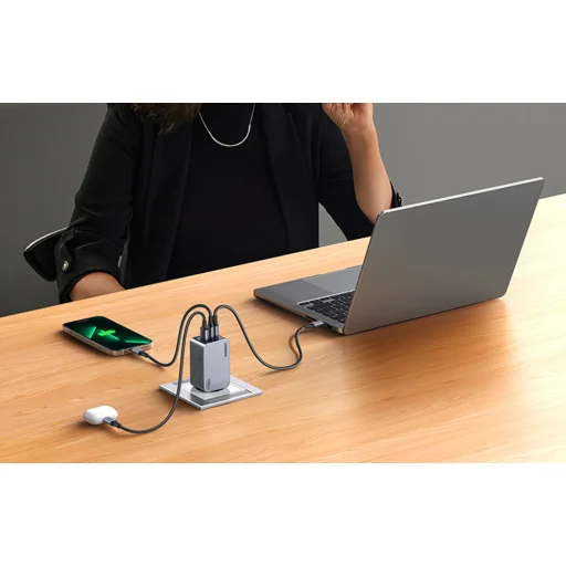 Ugreen Nexode Pro 100W hálózati töltő, GaN, USB + 2x USB-C (szürke) - 5