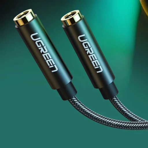 Ugreen AV123 fejhallgató kábel 3.5 mm minijack (male) - 2x 3.5 mm minijack (female) - fekete - 2