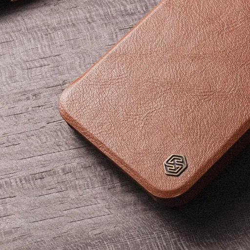 Nillkin Qin Leather Pro iPhone 14 Plus kamera fedő fliptok barna - 16