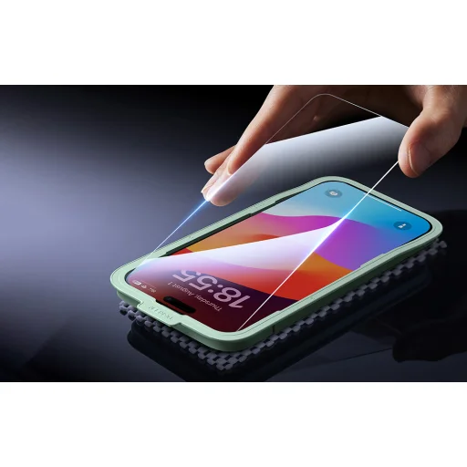 Ugreen üvegfólia kerettel iPhone 16 Pro 2 darabos csomag - 3