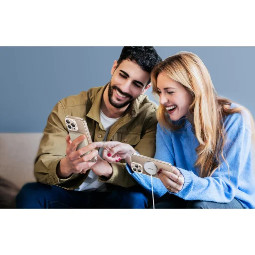 Ugreen Mágneses tok iPhone 16 Pro Átlátszó - 4