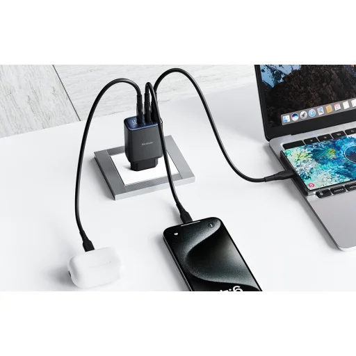 Mcdodo CH-2180 digitális kijelzős hálózati töltő 2xUSB-C + USB-A, 30W (fekete) - 8