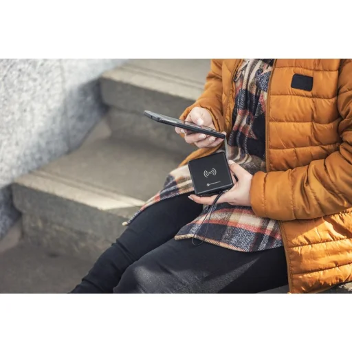 FORCELL F-ENERGY multifunkcionális töltő 20W 5 az 1-ben USB-C/villám kábellel, 10000mAh power bankkal és vezeték nélküli töltéssel 15W - 9