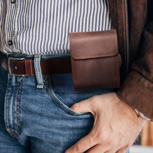 ROYAL Crazy Horse univerzális, vízszintes bőrtok, övre rögzíthető, méret V, SAMSUNG FLIP 1 / 2 / 3 / 4 / HUAWEI P50 Pocket / MOTOROLA RAZR 5G, barna tok - 7