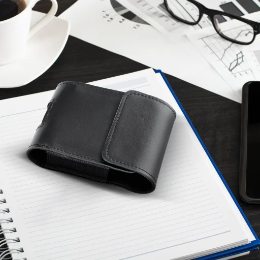 ROYAL univerzális horizontális bőrtok övre méret V SAMSUNG FLIP 1 / 2 / 3 / 4 / HUAWEI P50 Pocket / MOTOROLA RAZR 5G fekete tok - 5