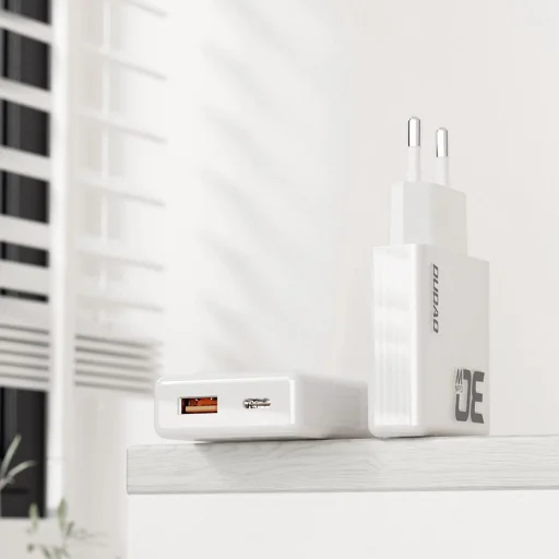 Dudao A30EUL 30W GaN hálózati töltő USB-A / USB-C + USB-C - Lightning kábel - fehér - 4