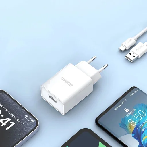 Dudao A4EU USB-A 2.1A hálózati töltő adapter - fehér + USB-A - USB-C kábel - 9
