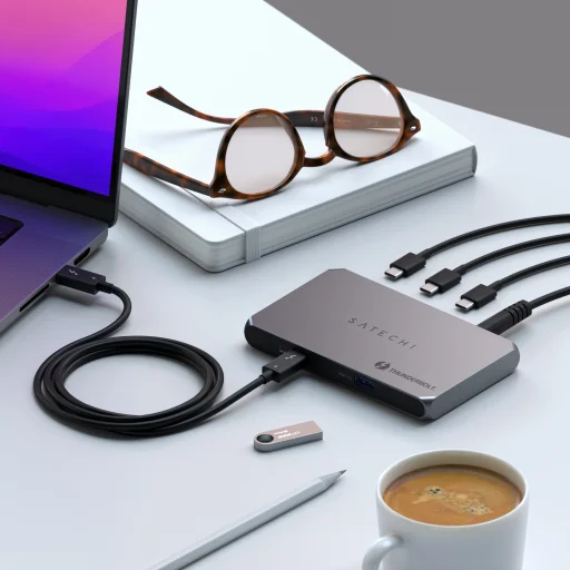 Satechi Alumínium Thunderbolt 4 Vékony Elosztó (3x Thunderbolt 4 Lefelé Irányuló Portok 40 Gbps, 2x 4K 60Hz vagy 1x 8K vagy 1x 6K Mac-en, 1x DC 20V Port) - Szürke - 7