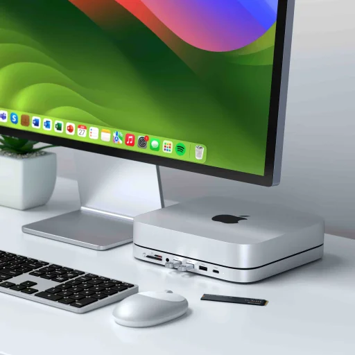 Satechi Állvány és Hub Mac Mini / Studio-hoz (1x USB-C 3.2, 1x USB-A 3.2, 2x USB-A 3.0, 3.5 mm audio, 1x Micro/SD, 1x NVMe/M.2 SATA SSD ház meghajtó nélkül) - Ezüst - 3