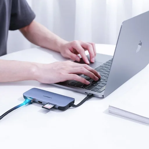 Ugreen 9in1 multifunkcionális HUB USB Type C - HDMI / 3x USB 3.2 Gen 1 (5 Gbps) / SD micro SD kártyaolvasó / VGA / RJ45 / USB Type C Power Delivery 100 W 20 V 5 A szürke (70409 CM286) - 9