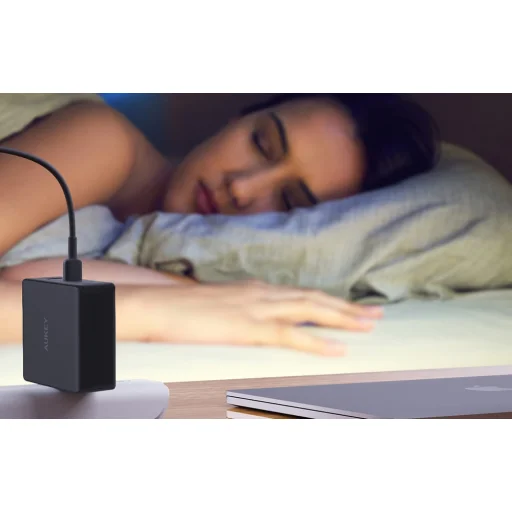 Fali töltő Aukey PA-B7O, 1xUSB-A, 2xUSB-C, 140W GaN (fekete) - 7