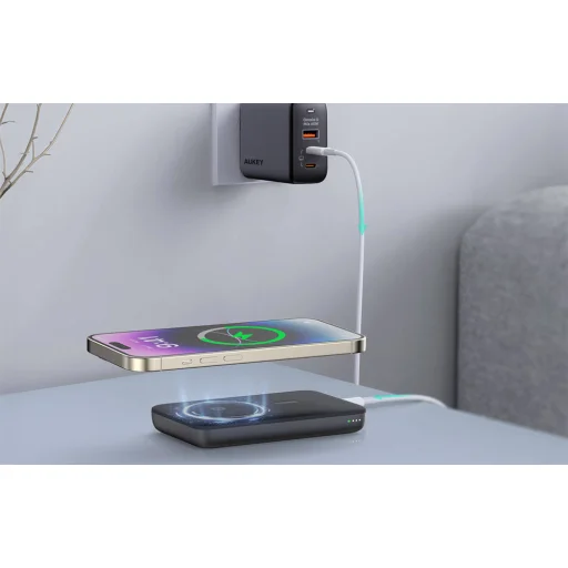 Aukey PB-MS01 mágneses powerbank, 6700mAh, 15W (fekete) - 6