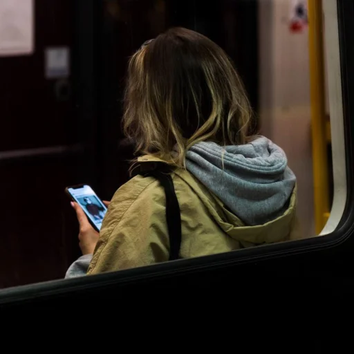 iPhone 16e üvegfólia Tech-Protect Glass Spy+ privacy üvegfólia 2db - 5