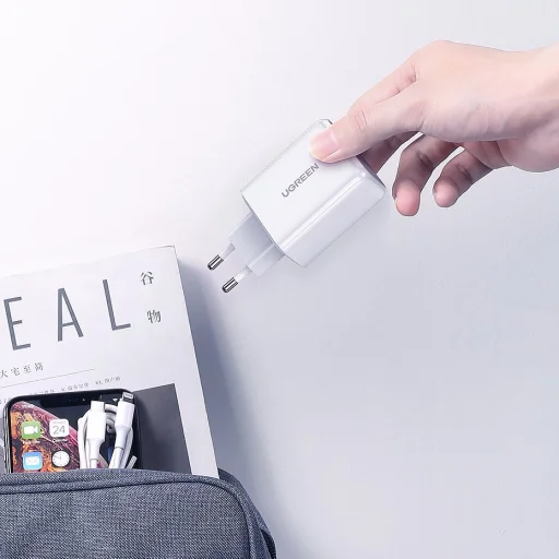 Ugreen univerzális hálózati gyorstöltő USB Type-C aljzattal 45 W PD Power Delivery fehér (60464) - 10