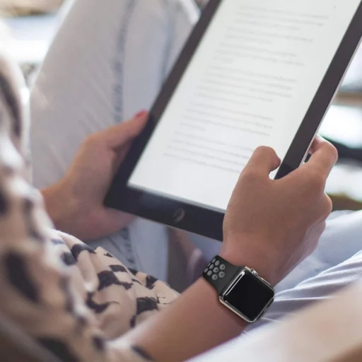 Apple Watch 4/5/6/7/8/SE/Ultra (42/44/45/49mm) Tech-Protect Softband óraszíj fekete/lime - 2