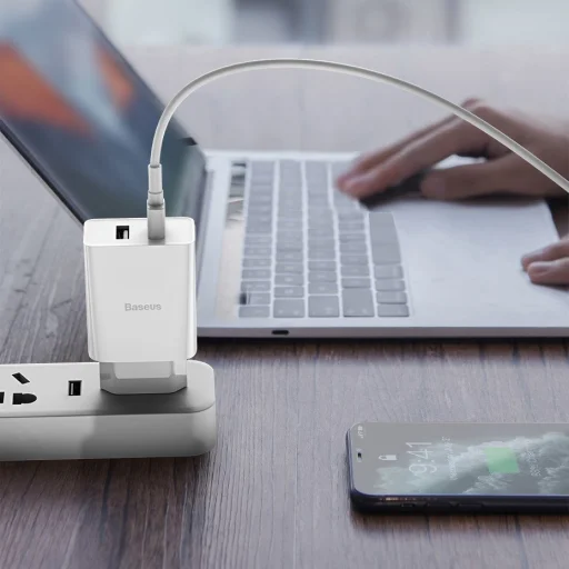 Baseus hálózati gyorstöltő adapter USB Type-C Power Delivery 18 W 3 A + USB Type-C - Lightning kábel 2,4 A 1m fekete (TZCCFS-X01) - 12