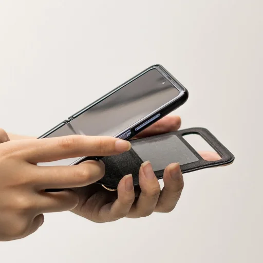 Samsung Galaxy Z Flip Ringke Folio Signature valódi bőr tok vállpánttal fekete (FOSG0001) - 4