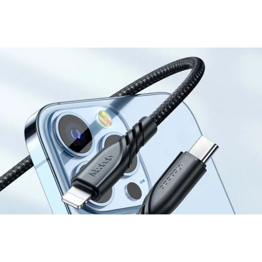 Mcdodo CH-1952 USB + USB-C fali töltő, 20W + USB-C - Lightning kábel (fekete) - 5