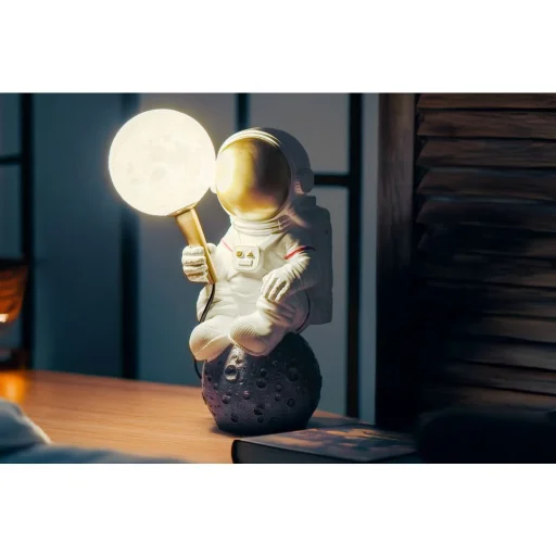 Moon asztali lámpa ASTRONAUTA ülő Art Deco (4. modell) AMTL - 6