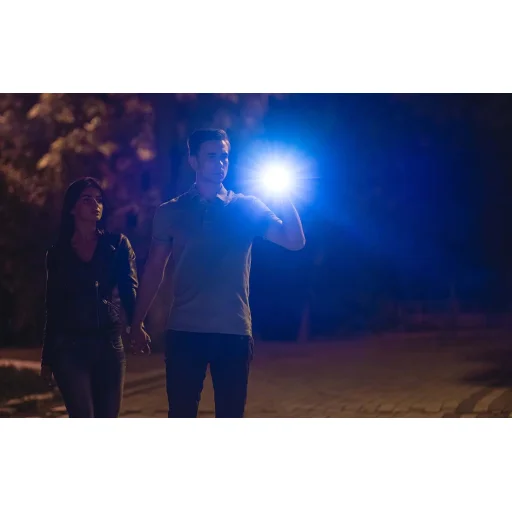 Superfire A10 zseblámpa, 550lm, USB - 8