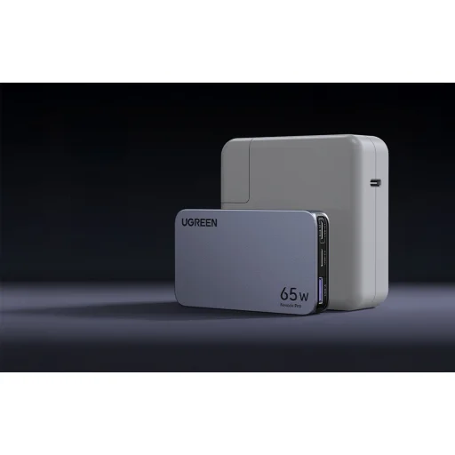 Ugreen Nexode Pro 65W lapos fali töltő, GaN, 2x USB-C + USB - 5
