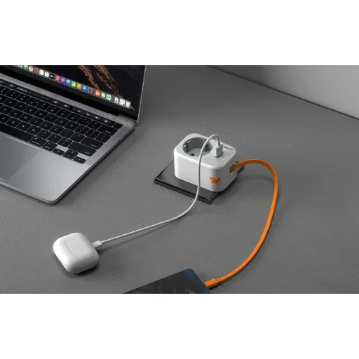 Tessan Fali Aljzat TS-332-DE  USB porttal elosztó - 2