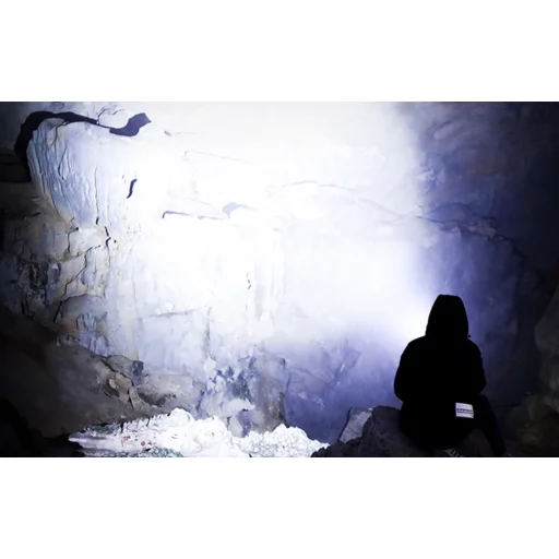 Superfire L22 zseblámpa - 4