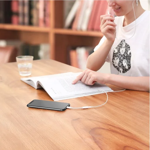 Ugreen MFI Lightning - 3.5mm jack audio adapter fehér (US212 30759) - 14