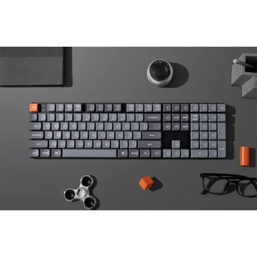 Keychron K5 Max RGB Piros kapcsolós vezeték nélküli, alacsony profilú billentyűzet (fekete) [K5M-H1] - 2
