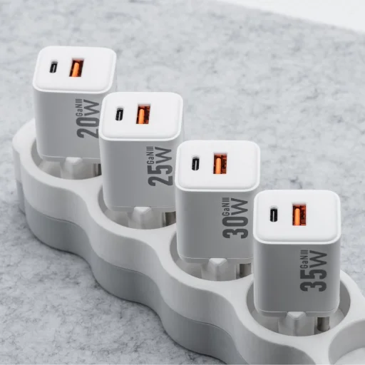 FORCELL F-ENERGY Mini GaN III VT-35C utazó töltő 1 x Type C + 1x USB A csatlakozóval, PD QC4.0 35W fehér - 7