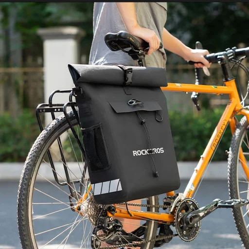 Rockbros biciklis táska hátizsák funkcióval, vízálló, sisaktartóval 18l - Fekete - 7