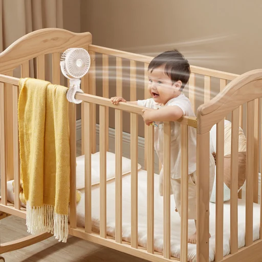 Techsuit - Babakocsi ventilátor (VP1) - Hordozható, négy sebességfokozat, 360°-ban rugalmas állványos csipesz, 4000mAh - Fehér - 2