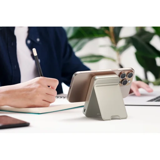 Satechi Qi2 10K Magsafe Powerbank állvánnyal - Homokszínű - 3