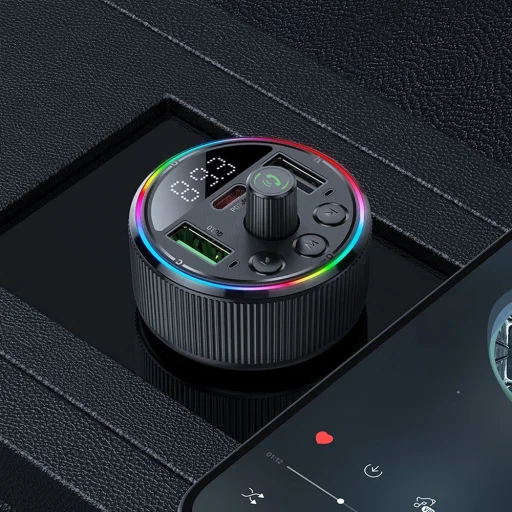 HOCO autós FM Bluetooth adó 2 x USB A + Type C PD QC3.0 30W E82 fekete - 6