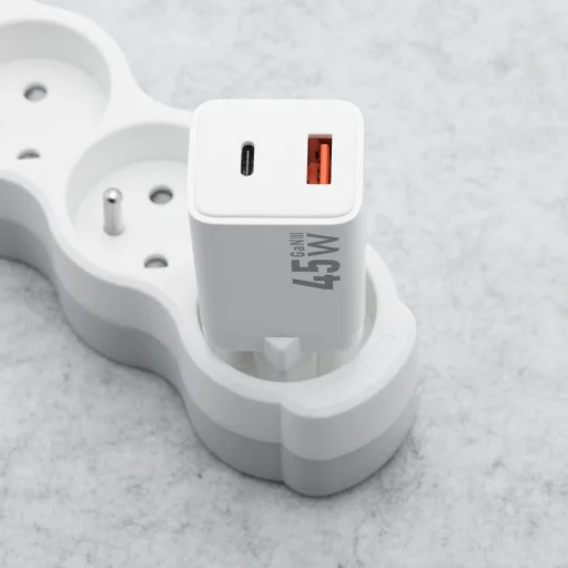 FORCELL F-ENERGY Mini GaN III VT-36 utazó töltő 1 x Type C + 1x USB A aljzattal, PD QC4.0 45W fehér - 3