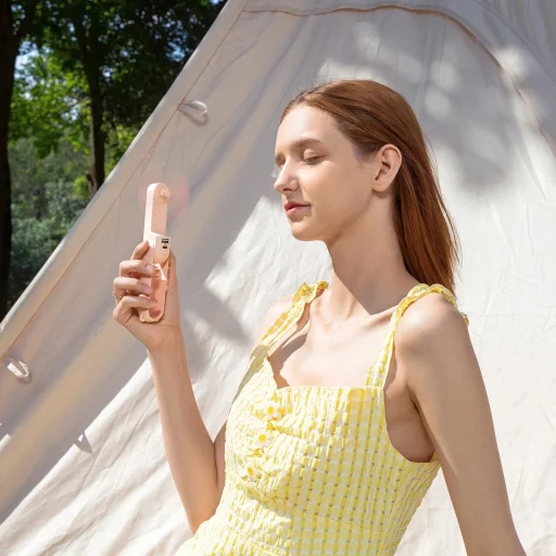 Jisulife Hordozható Ventilátor Life8 Plus USB Ventilátor Power Bank Funkcióval 4500mAh és Zseblámpa - Rózsaszín - 2