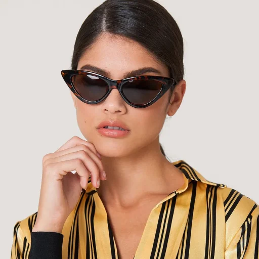 Techsuit - Női napszemüveg (5040), PC keret és lencse, háromszög alakú - Barna - 6