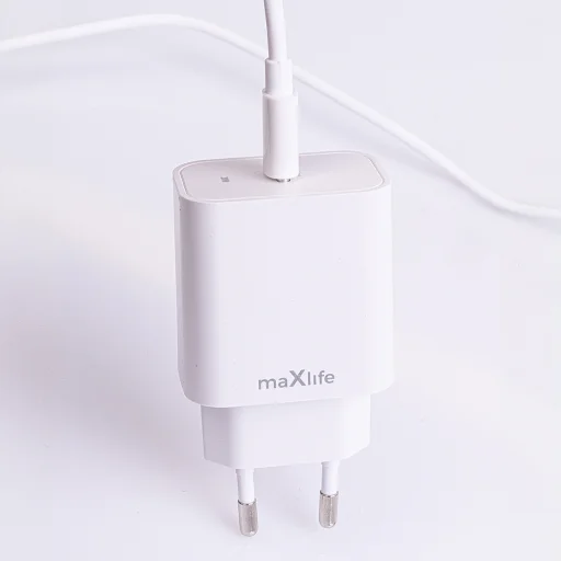 Maxlife MXTC-06-20C PD QC töltő 1x USB-C 20W fehér + USB-C - USB-C kábel 20W - 5