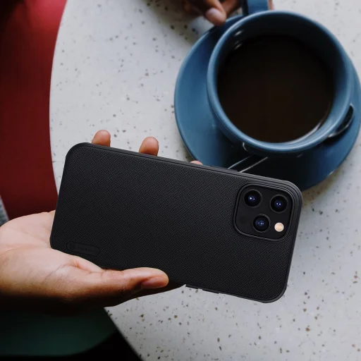 Nillkin Super Frosted Pro tok iPhone 12/ 12 Pro fekete - 4