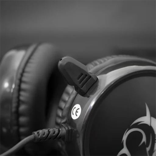 HDS White Shark MARGAY GH-1947 gamer headset mikrofonnal - Fekete - 4