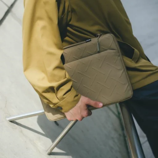 Skinarma Bag Juno laptop sleeves 14" sötétkék - 6