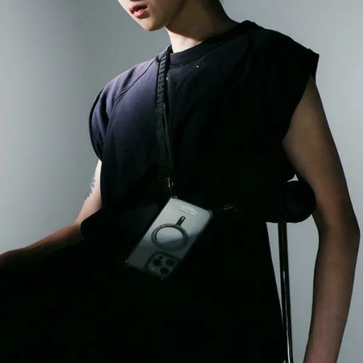  iPhone 16 Pro Max 6.9" Skinarma Saido Mágneses töltésű titán tok - 7