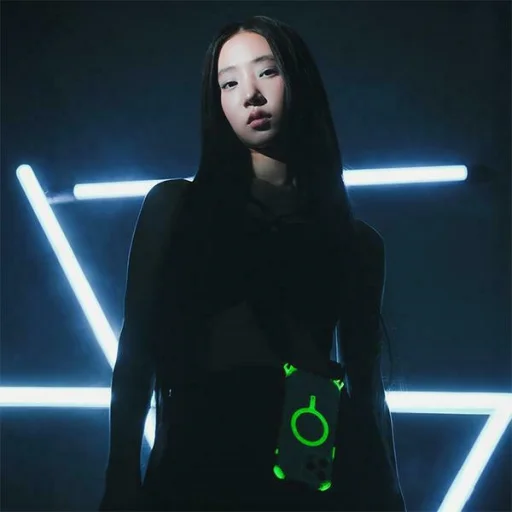  iPhone 16 Pro Max 6.9" Skinarma Saido mágneses töltésre alkalmas zöld (nightglow) tok - 9